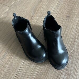 GAP Toddler black booties size 10 black
